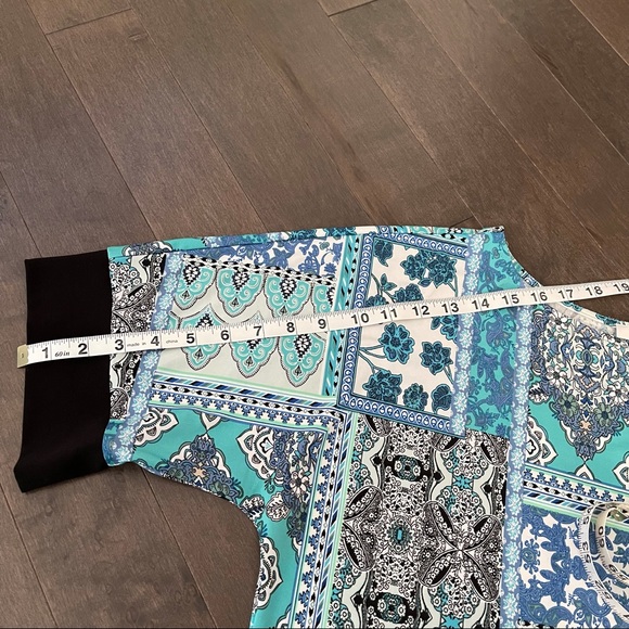 RICKI’S Women's Patterned Blue Green White Black 3/4 Sleeve Scoop Neck Top - Picture 6 of 6